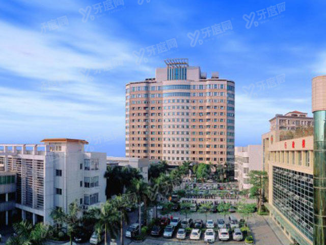 东莞市厚街医院口腔科收费价格表公布：种植牙6200|矫正牙齿5980|镶牙890