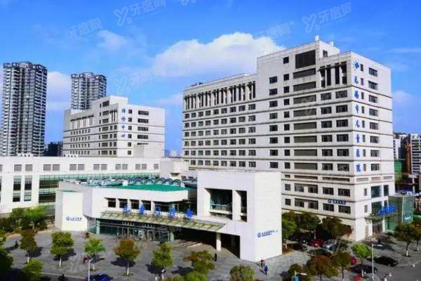 无锡市儿童医院口腔科收费价目表：种植牙6450/牙齿矫正9500/镶牙800元起！