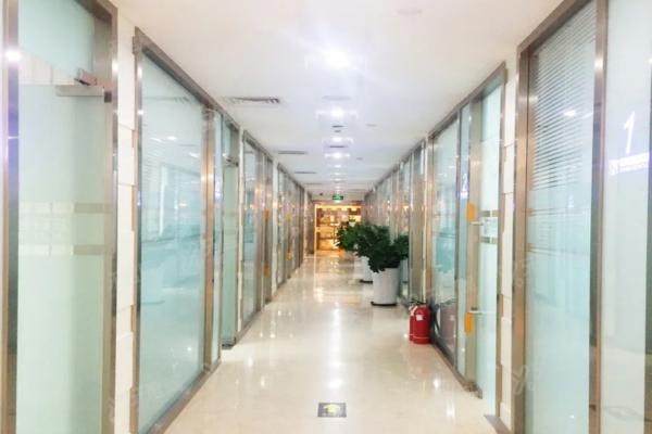 北京赛德阳光口腔医院走廊