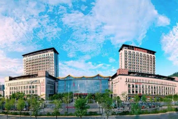 柳州市中医院口腔科种植牙价格表：种植牙5980一颗/半口全口4万起