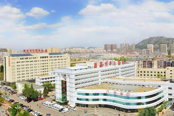 ​朝阳市中心医院眼科价格表：近视手术6800|白内障2300|角膜塑形镜7800元起一副