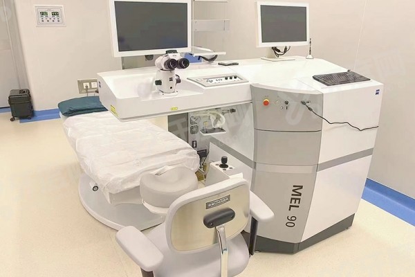 东莞视峰眼科医院收费标准表:全飞秒15200|半飞秒8800|全激光7200元起 东莞视峰眼科医院收费标准表:全飞秒15200|半飞秒8800|全激光7200元起