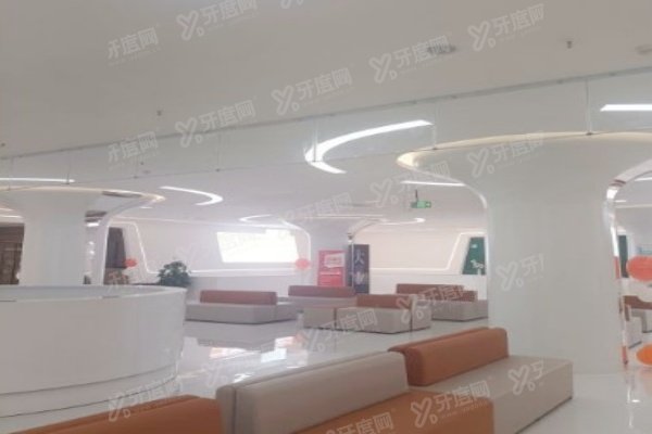 yanke.yadoo.cn海南博创眼科近视手术费用.jpg