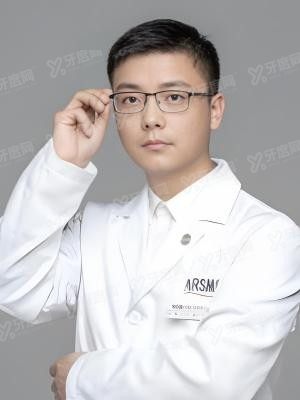 罗亮