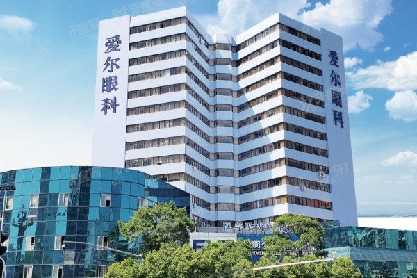 昆明爱尔眼科医院院长是谁?江春光院长:30年经验+就诊时间攻略请收好!