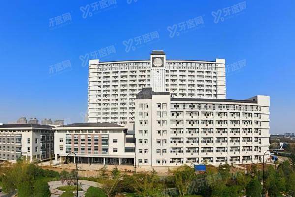 盐城市第 一人民医院眼科近视手术价格：全飞秒1.5万起+孙涛/肖华基医生亲诊手术!2