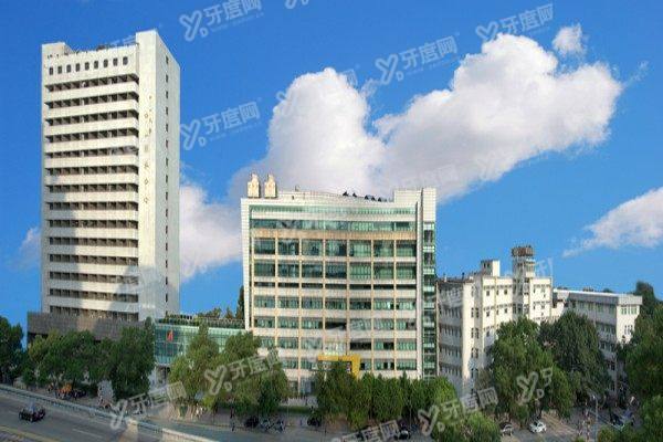 中山眼科大学中山眼科中心24小时电话热线3.jpg