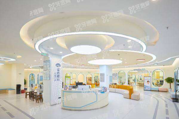 胡敏医生做先天性内斜视手术好吗3.jpg