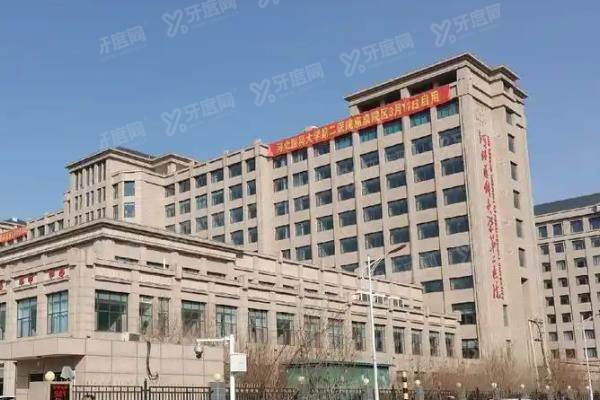 河北省二院眼科价格表曝光!近视手术16800元起/白内障9269元起.jpg