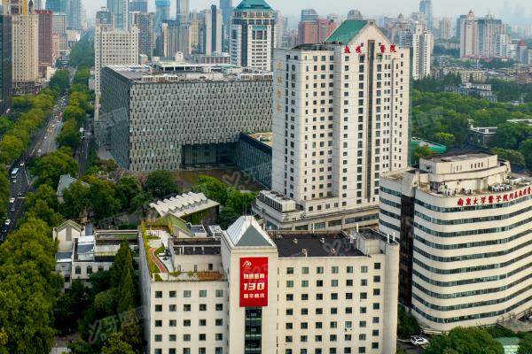 南京鼓楼医院眼科在几楼？在鼓楼院区1号楼，挂号预约/专 家名单全汇总！2