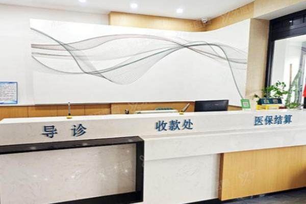 恒达眼科医院张同君院长介绍资料.jpg