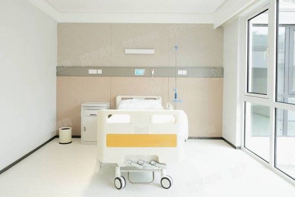 苏州光明眼科医院半飞秒激光多少钱