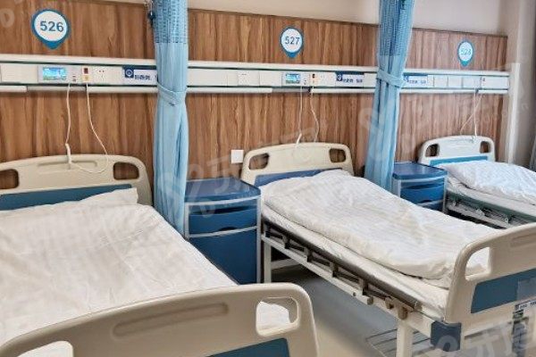 济南普瑞眼科医院晶体植入医生介绍 济南普瑞眼科医院晶体植入医生介绍