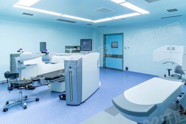 西安凌渡眼科医院付芳医生简介