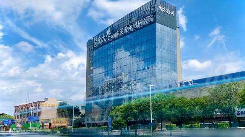 东莞爱尔眼科医院是三甲医院吗？是正规3级私立眼科医院，医生技术好且价格不贵