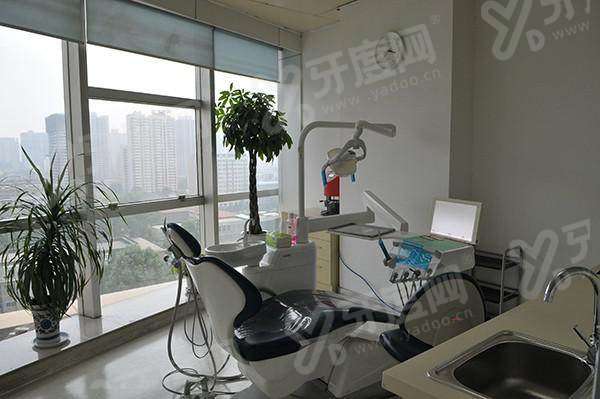 二、四 医 大医院地址在哪里？