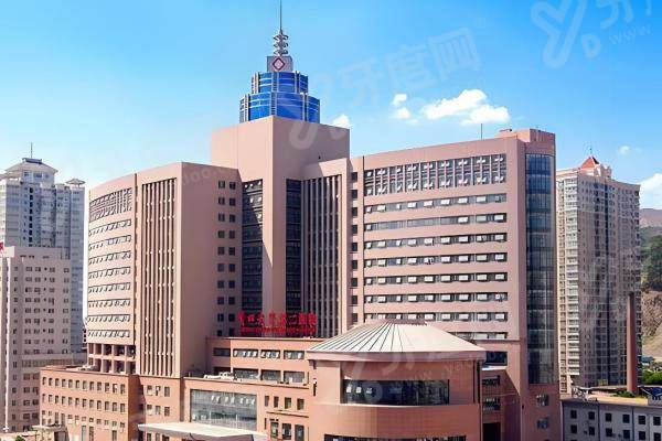 兰大二院眼科近视手术价格：半飞秒9.8k+/全飞秒13.3k+/晶体植入25.5W+