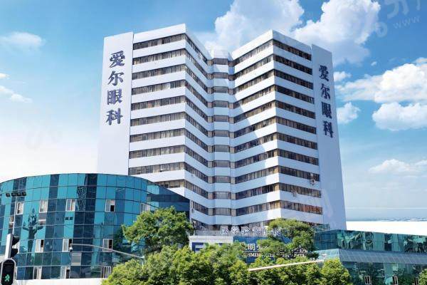 昆明爱尔眼科杨建宇怎么样？云南省内领先的白内障手术专家，技术/口碑最全指南