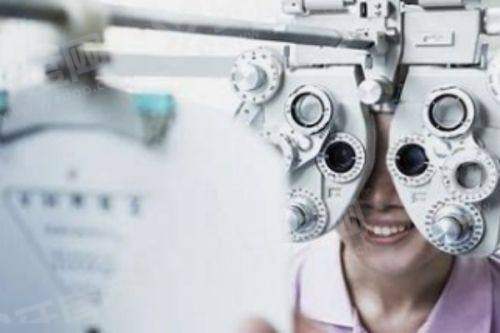 蔡锡安眼科医生怎么样？20年专注屈光手术，高度近视散光术后1.0+，线上线下都能约