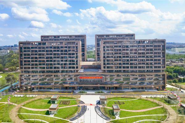 上海医大眼科医院地址：位于虹口区武进路！微信/客服/电话等5种预约方式任选