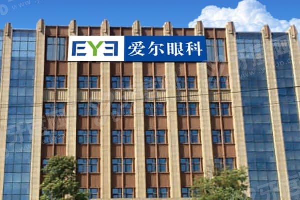 宜春爱尔眼科医院医生介绍：钟敏院长领衔白内障手术/刘松奇30年小儿斜弱视专家