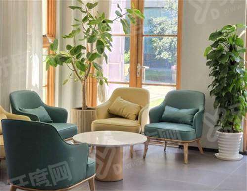 二、上海中博普众口腔医院地址在哪里？