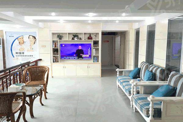 泉州泉兴口腔医院种植牙多少钱？韩系2k+/瑞士3k+/欧系种植体4k+