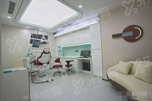 2026北京新北口腔价格表：种植牙2980+/矫正3500+/镶牙800+