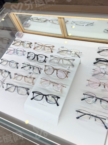 保定市第一中心医院眼科医生哪个好？张静、李立峰等医生诊疗经验较丰富