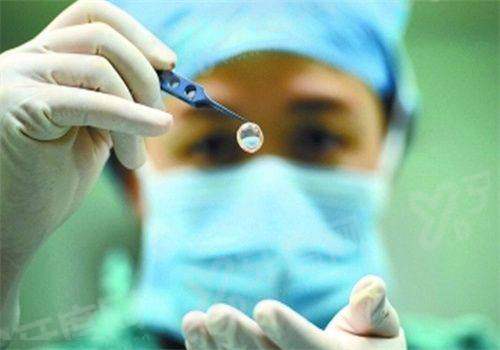 二、重庆南坪爱尔眼科医院的白内障医生靠谱吗？yanke.yadoo.cn