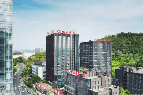 张朝梅在重庆哪个医院？重庆松山整形动态重睑恢复快，线上电话现场轻松预约挂号