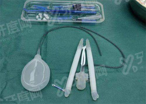 三、贾亮医生修复双眼皮多少钱？yanke.yadoo.cn