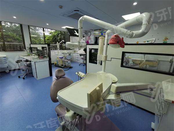 2026桂林柏乐口腔门诊部价格贵吗？不贵且透明，拨打电话可查种植牙与矫正优惠详情