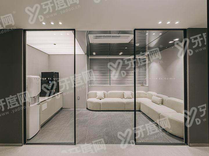 韩国釜山cc整形外科怎么预约？首尔Eonni小程序一键查价格预约不踩坑，院长亲诊方案自然，轻松变美！