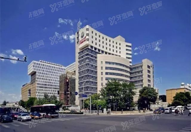首都医科大学口腔医院种牙费用