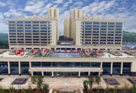 重庆医科大学附属第二医院口腔科牙齿矫正多少钱www.yadoo.cn