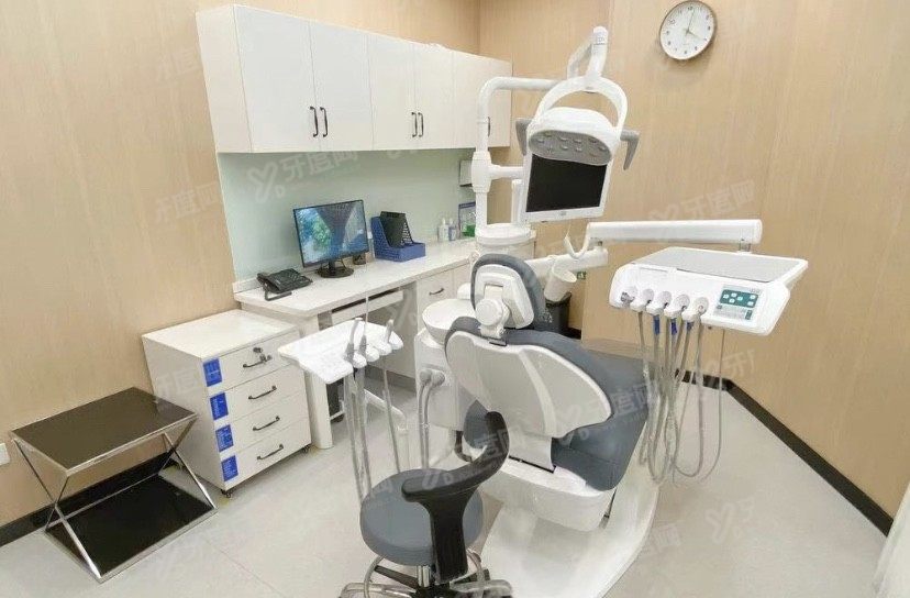 重庆摩尔囗腔医院价格表www.yadoo.cn.jpg