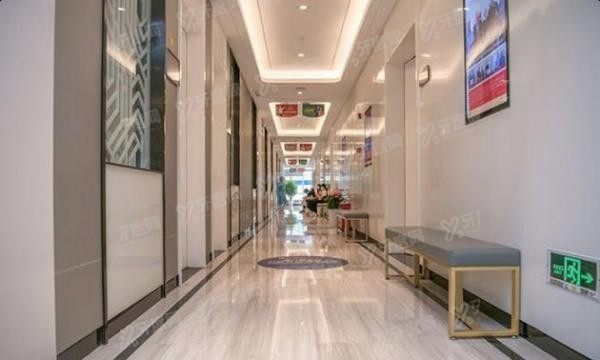 广州广大医院何锦泉正颌手术价格表在5W元~10W元起.jpg