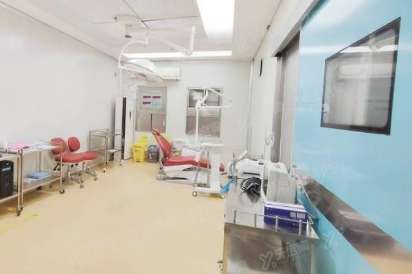 南充医大口腔医院种植牙价格表www.yadoo.cn