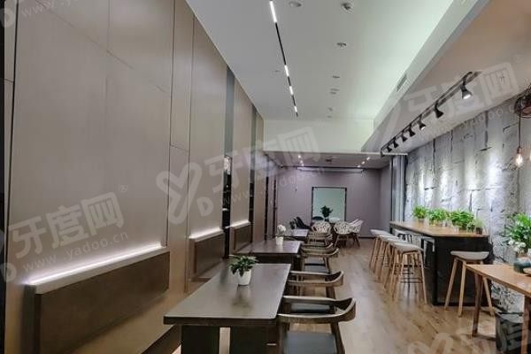 重庆八益口腔医院价格表www.yadoo.cn