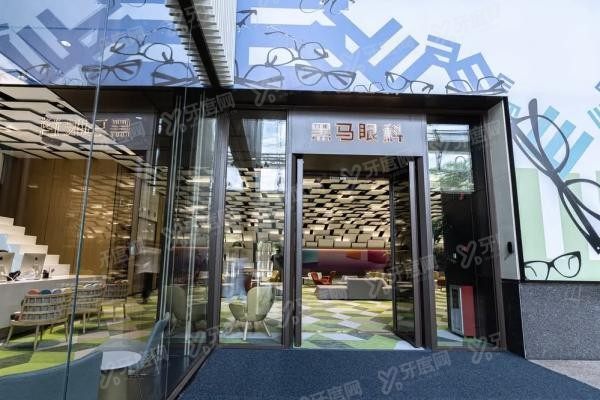 深圳黑马眼科门诊部www.yadoo.cn20240301265120.jpg