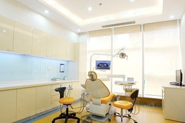 重庆拜博口腔医院种植牙价格表www.yadoo.cn