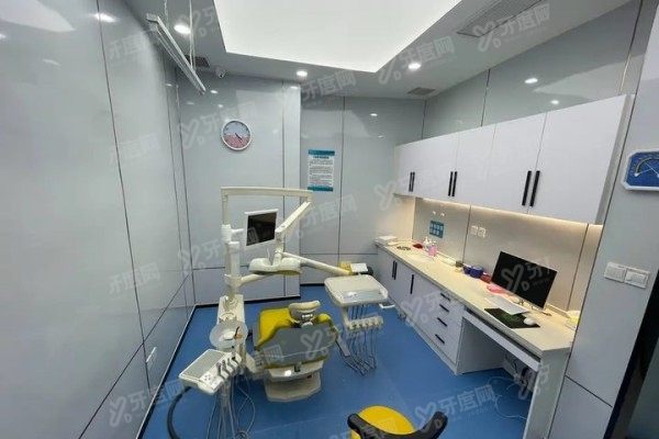 天津瑞珒口腔医院种植牙价格表www.yadoo.cn