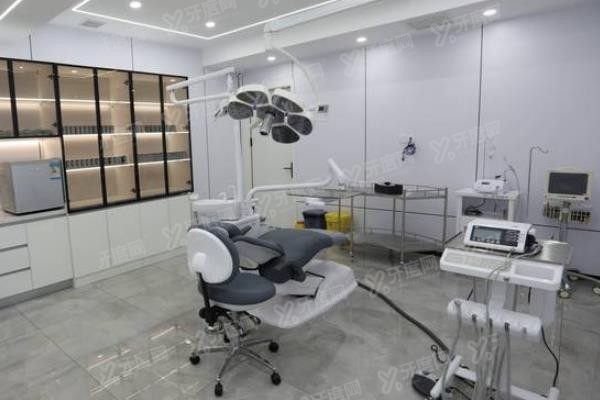 大连洁雅口腔医院种植牙价格表www.yadoo.cn