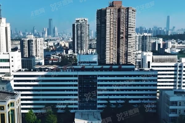 湖北省人民医院口腔科好吗?科室在泰康楼6楼,有彭友俭医生坐诊+预约挂号www.yadoo.cn.jpg