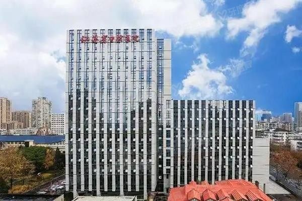 南京医 科大学附属口腔医院怎么挂号？公众号/官网/APP快速预约，另附各分院地址yadoo.cn