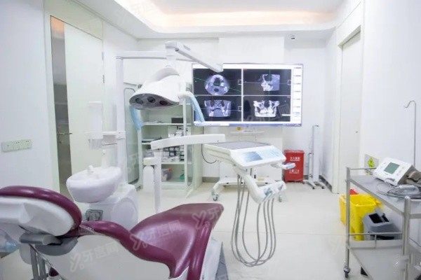 成都英博口腔医院种植牙价格表www.yadoo.cn