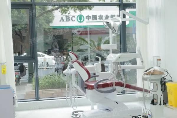 昆明团圆口腔医院种植牙价格www.yadoo.cn