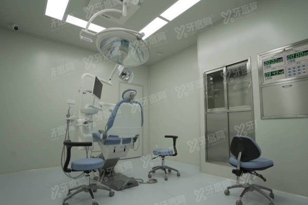 青岛中诺口腔医院张良鹏医生简介www.yadoo.cn