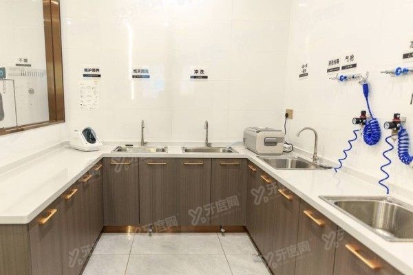 南京金铂利口腔医院医生www.yadoo.cn